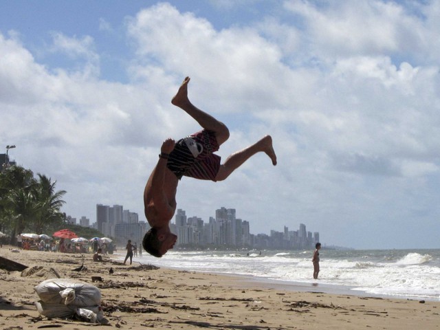 Recife, thành phố phía đông bắc Brazil là nơi có bãi biển hút hồn nhất Nam Mỹ: Boa Viagem.