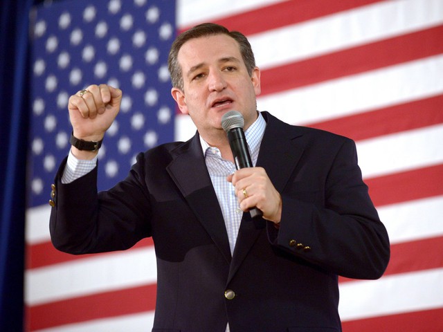 8. Rafael Edward Ted Cruz là Thượng nghị sĩ Hoa Kỳ từ Texas. Ông bắt đầu gây chú ý vào đầu năm nay khi “đối đầu” với Donald Trump trong cuộc đua trở thành ứng viên tổng thống của đảng Cộng hòa. Ted Cruz tốt nghiệp Trường luật Harvard năm 1995.