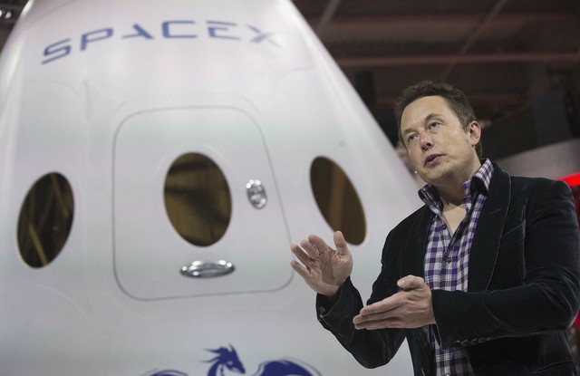  SpaceX của Musk chuyên phát triển và sản xuất các thiết bị phóng vào không gian, tập trung vào việc cải tiến công nghệ tên lửa. 