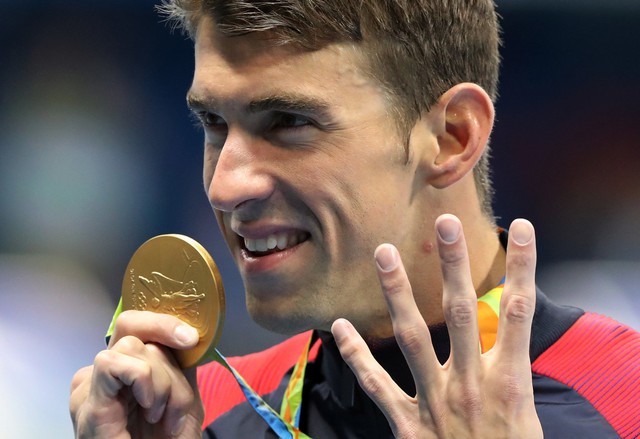 
Siêu kình ngư Micheal Phelps kết thúc hành trình Olympic với bảng thành tích chói lọi
