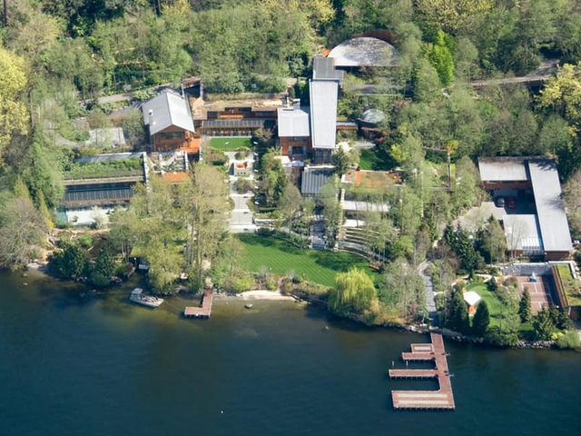 Gia đình tỷ phú Bill Gates đang sinh sống trong căn biệt thự rộng hơn 6.000m2 và được đặt tên là biệt thự Xanadu 2.0.