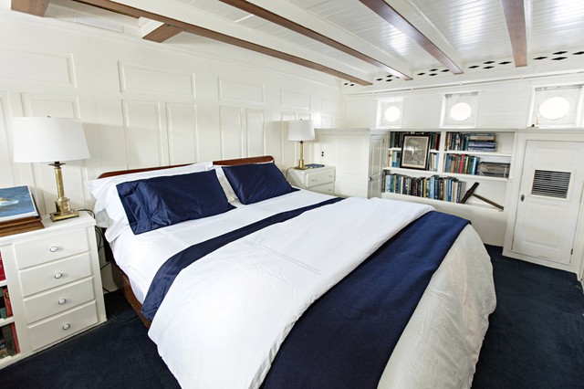 
Phòng ngủ sang trọng với thiết kế ấn tượng trên du thuyền.
