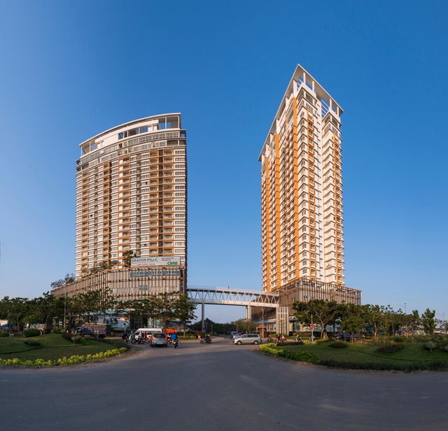 Trong cuộc đua đầu tư cuối cùng của năm 2016, so với các kênh đầu tư chứng khoán, vàng, ngoại tệ, bất động sản vẫn là kênh chuyển động mạnh mẽ, thu hút vốn cao và có tính lâu dài.