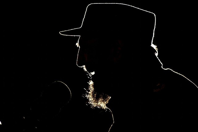 
Ngày 25/11 theo giờ địa phương, Chủ tịch Raul Castro lên truyền hình thông báo về sự ra đi của nhà lãnh đạo Fidel Castro. Theo di nguyện của nhà lãnh đạo Cuba, thi hài ông sẽ được hoả táng trong ngày 26/11. Ảnh: Getty
