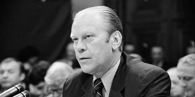 Gerald Ford, tổng thống thứ 38 của Mỹ, từng là nhân viên kiểm lâm tại Vườn quốc gia Yellowstone.