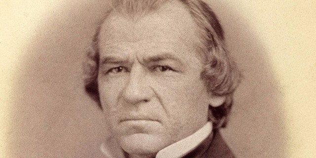 Andrew Johnson từng có thời kỳ làm thợ may khi giúp đỡ mẹ trong xưởng may tại gia. Ông sau này trở thành phó tổng thống Mỹ và đảm trách cương vị tổng thống thứ 17 của nước Mỹ khi Lincoln bị ám sát.