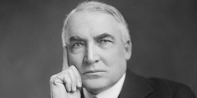 Warren G. Harding, tổng thống thứ 29 của Mỹ, từng là nhà báo. Ông theo sự nghiệp viết lách từ năm 18 tuổi.