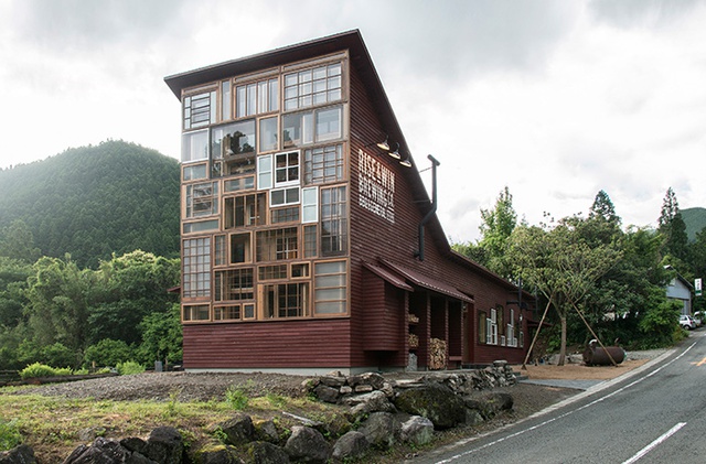 
Được thiết kế bởi các kiến trúc sư của Công ty Hiroshi Nakamura & NAP, tòa nhà Kamikatz Public House đã giành giải thưởng tòa nhà bền vững trong năm 2016.
