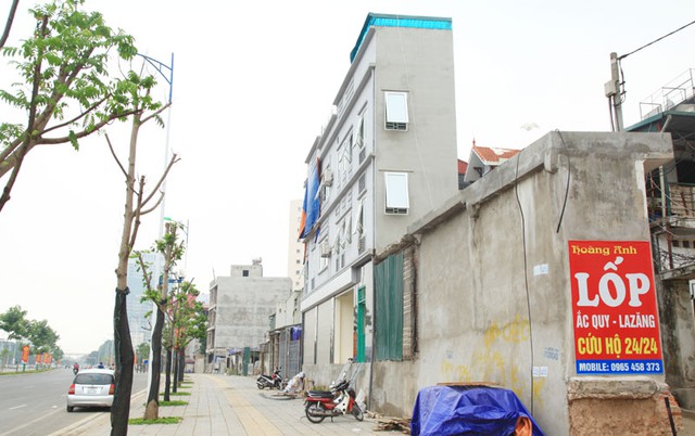 
Nhà “siêu mỏng, siêu méo” trên đường Nguyễn Văn Huyên, quận Cầu Giấy.
