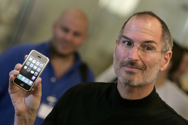 
Steve Jobs từng cứu Apple một phen trông thấy vào 20 năm trước. Ảnh: Reuters.

