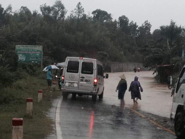 
Do ảnh hưởng của mưa lớn khiến lũ trên các sông ở Quảng Bình, Quảng Trị và Thừa Thiên Huế đang lên nhanh.
