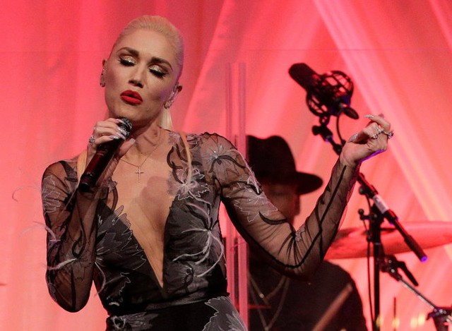 
Nữ ca sĩ Mỹ Gwen Stefani là khách mời và cũng là người trình diễn trong bữa quốc yến tối 18-10 vừa qua - Ảnh: Reuters
