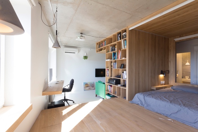
Việc lựa chọn cũng như bố trí nội thất cho một không gian nhỏ hẹp là cả một vấn đề đối với bất kỳ ai. Chủ ngôi nhà này đã biết cách làm thoáng không gian của mình bằng những món đồ nội thất đơn giản, nhỏ gọn và tiện dụng.

 
