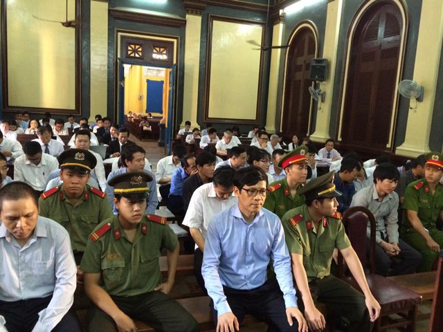 Phiên tòa sáng 5/8: Hợp đồng tiền gửi chỉ là hình thức, lãi ngoài do Phạm Công Danh trả - Ảnh 1.