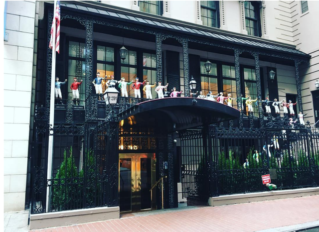 21 Club nằm trên tuyến phố 52, gần tòa Trump. Ảnh: Business Insider