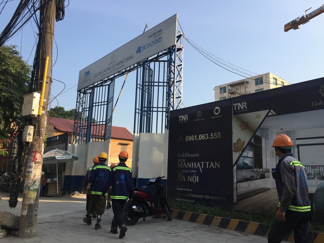 
Ngoài những dự án đã xây dựng lên phần thân thì tại đường Nguyễn Tuân có hàng loạt các dự án cũng đang trong quá trình bắt đầu triển khai như 4 tòa tại dự án Golden Season.
