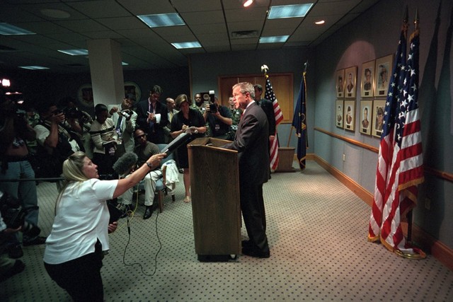 
Bài phát biểu được đưa ra ngay trước khi Tổng thống Bush quay trở lại Căn cứ không quân Offutt ở Nebraska.
