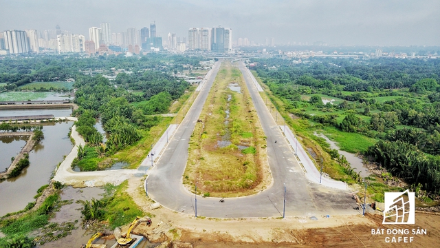 
TP.HCM cũng vừa có quyết định đầu tư con đường kết nối từ Khu liên hợp thể thao Rạch Chiếc thẳng đến đại lộ Mai Chí Thọ và Xa lộ Hà Nội.

 
