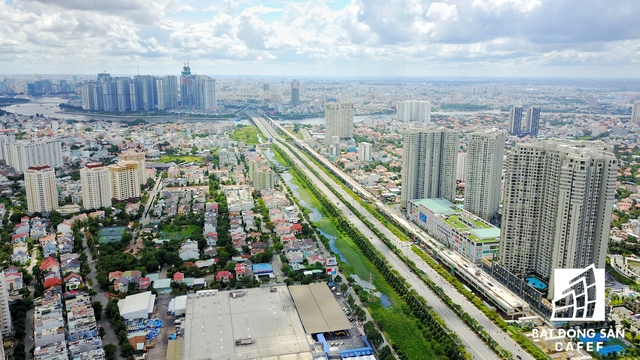 
Khu trung tâm quận 2 - nơi dày đặc dự án cao cấp vì nhờ lợi thế nhà ga metro Thảo Điền sắp hoàn thành.

 
