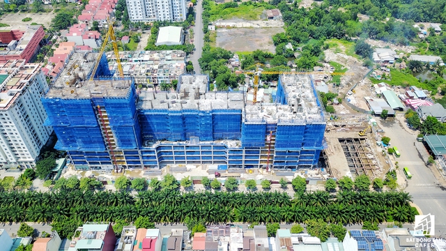 
Dự án Sai Gon Mia của Hưng Thịnh Land nằm ngay cạnh đại lộ Nguyễn Văn Linh sắp được cất nóc.

 
