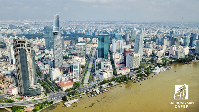  Được khởi công vào cuối tháng 10/2013, công trình Vietcombank Tower hoàn thành vào tháng 3/2015. Đến tháng 6/2015 Bộ Xây dựng, Cục cảnh sát PCCC và Sở Tài nguyên và Môi trường TP.HCM đã nghiệm thu và chấp thuận cho đưa vào sử dụng. 