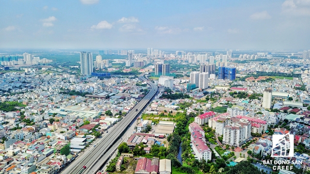 
Dự án tọa lạc tại một vị trí khá đắc địa của quận 7, giáp sông Sài Gòn với một hệ thống giao thông khép kín đồng bộ

 
