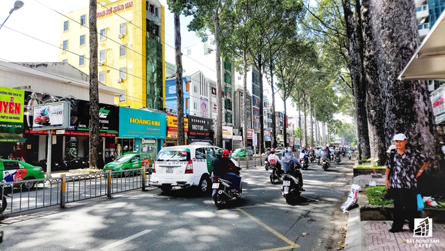 
Đường Nguyễn Thị Minh Khai đi qua quận 1, 3 và Bình Thạnh. Giá đất tại đây, theo chủ nhà đang sinh sống ở địa chỉ này, khoảng 70 triệu đồng/m2 do nằm ngay trung tâm thành phố

 
