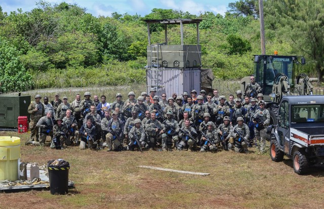 
Ngày nay, đảo Guam trở thành căn cứ quân sự quan trọng của Mỹ với 6.000 quân đồn trú. Quân đội Mỹ cũng kiểm soát khoảng 1/3 diện tích hòn đảo và xây dựng trên đó nhiều cơ sở quân sự, bao gồm sân bay đủ lớn để các loại máy bay ném bom chiến lược cất và hạ cánh cũng như quân cảng đủ sâu để tàu ngầm và tàu sân bay có thể neo đậu.
