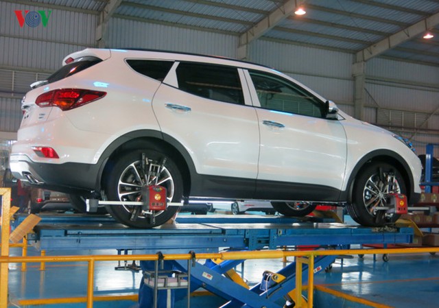 
Trong thời gian tới, Nhà máy Hyundai Thành Công tại Ninh Bình không chỉ đáp ứng nhu cầu thị trường trong nước mà sẽ xuất khẩu sản phẩm xe Hyundai sang các nước trong khu vực. Nếu đáp ứng được tỉ lệ nội địa hóa tại tại khu vực nói chung và đặc biệt tại Việt Nam đạt trên 40%, những sản phẩm Hyundai khi xuất khẩu trong khối ASEAN đều được miễn thuế nhập khẩu (theo Hiệp định Thương mại Tự do AFTA).
