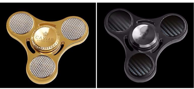 
Trước con quay bằng vàng ròng, hãng Caviar cũng sản xuất con quay spinner bằng sợi carbon với mức giá thấp hơn một chút.
