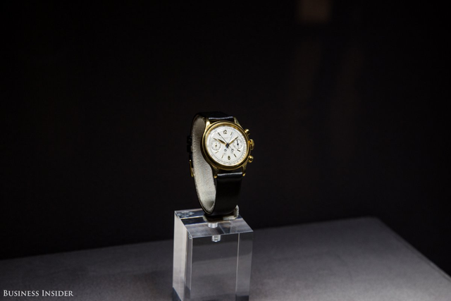 
Chiếc đồng hồ này từng thuộc sở hữu của nhạc sĩ nổi tiếng nước Mỹ Duke Ellington.
