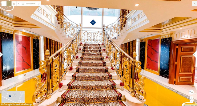
Lối đi dẫn đến khu vực khách siêu VIP Royal Suite rộng 780m2.
