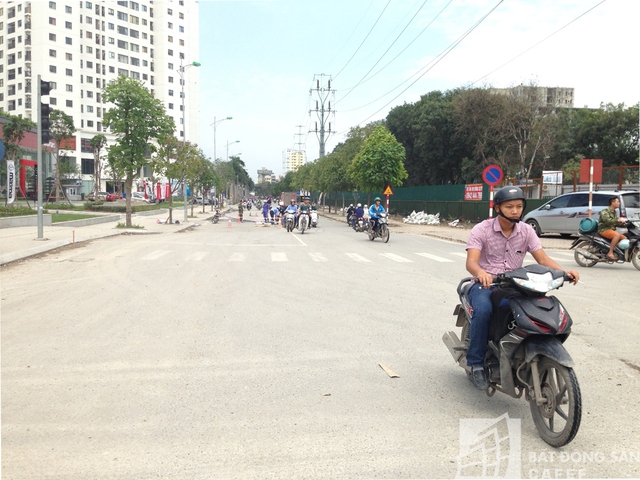 
Ngay gần đó khu chung cư Green City đã được đưa vào sử dụng.
