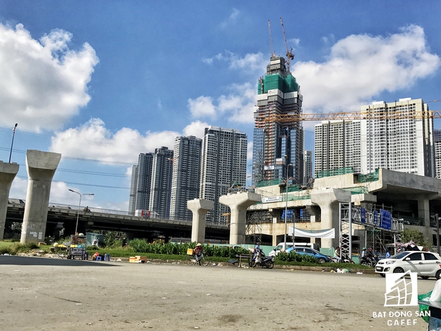 
Tổ hợp chung cư này nằm ngay cạnh nhà ga metro Tân Cảng đang được đẩy nhanh tiến độ xây dựng.

 
