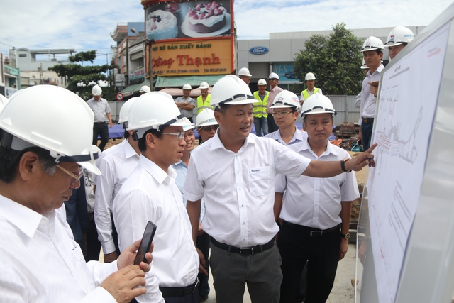 Đoàn công tác của Bí thư Đà Nẵng đang kiểm tra tiến độ dự án quan trọng này