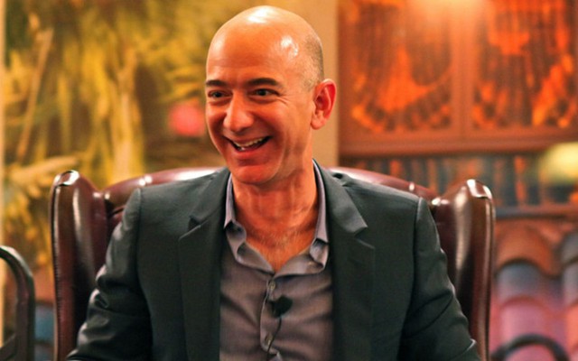 
Nhà sáng lập Amazon Jeff Bezos cho biết, nguyên nhân của việc căng thẳng là do bạn bỏ qua những điều mà mình khôngnên bỏ qua.“Sự căng thẳng bắt nguồn từ việc bạn không hành động đối với những điều mà thật sự bạn có thể kiểm soát được, Jeff Bezos kết luận.
