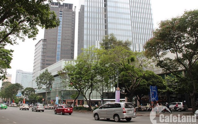 
Tuyến đường Lê Lợi bắt đầu từ đường Đồng Khởi và kết thúc ở vòng xoay trước chợ Bến Thành.
