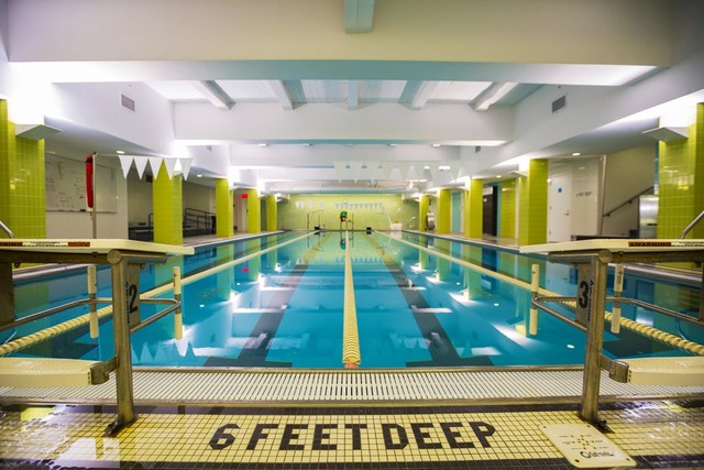 
Bể bơi rộng và chuyên nghiệp là nơi nhiều học sinh giải trí sau giờ học.
