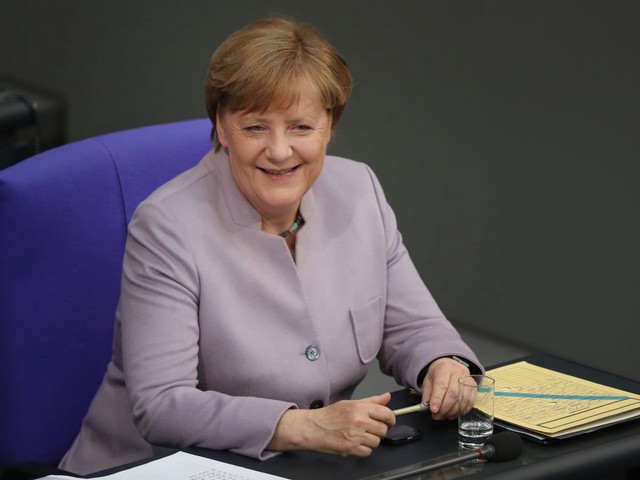 Trong công việc, bà Merkel được đánh giá là người rất khoa học. Bà cũng dùng cách tiếp cận các vấn đề khoa học để áp dụng nó với các vấn đề chính trị.