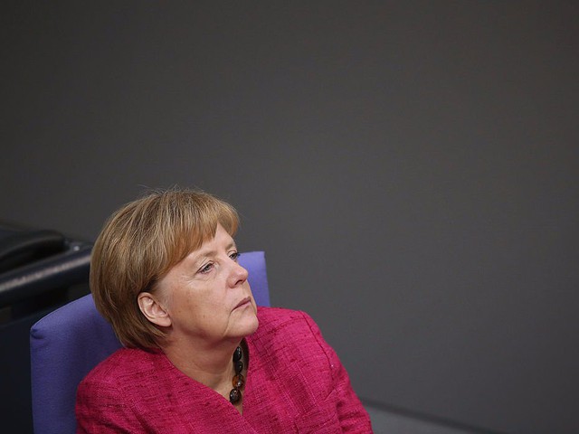“Người ta thường chỉ trích tôi hành không không đủ nhanh. Vì sao tôi tốn nhiều thời gian đến thế? Đối với tôi, điều quan trọng nhất là cân nhắc tất cả các lựa chọn, tính toán các kịch bản thay vì suy nghĩ giản đơn”, BBC dẫn lời bà Merkel.