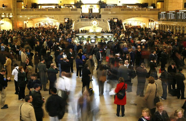 
Nhà ga trung tâm ở New York đông nghẹt người. Ảnh: Reuters
