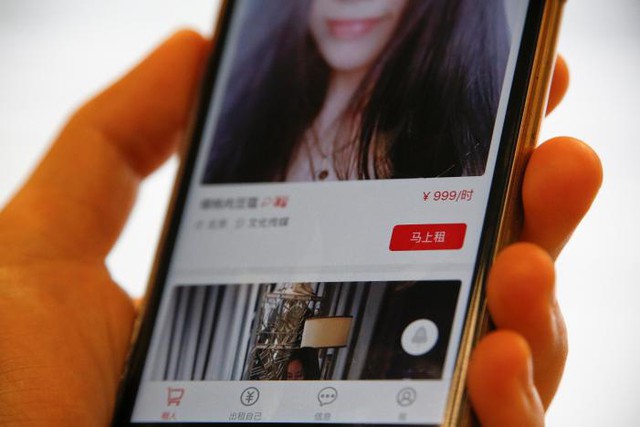 Ứng dụng thuê bạn gái dịp Tết trên mạng di động tại Trung Quốc. Ảnh: Reuters