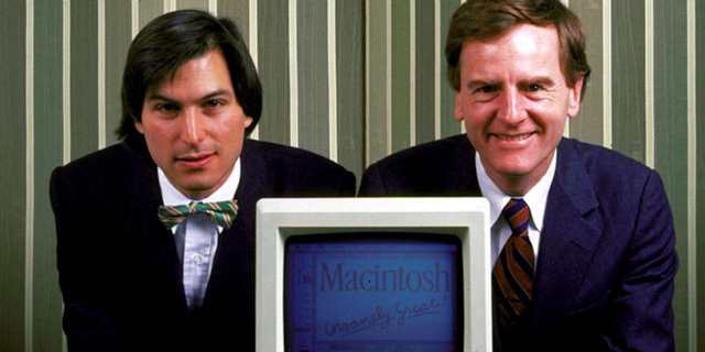 
Steve Jobs và John Sculley trong những ngày đầu ở startup Apple.

