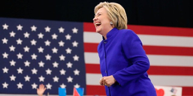 Cựu Ngoại trưởng Mỹ Hillary Clinton thành lập nhóm chính trị mới