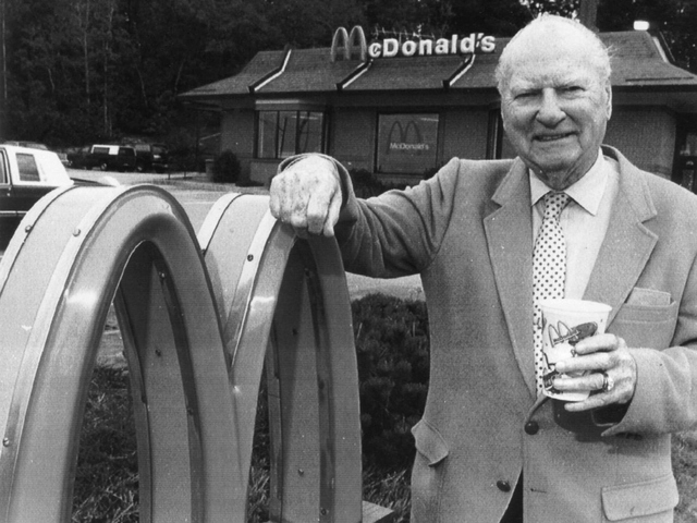 Ray Kroc - cha đẻ của đế chế McDonald