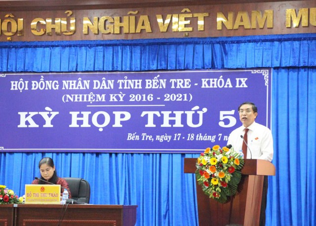 
Ông Cao Văn Trọng báo cáo tại kỳ họp HĐND tỉnh Bến Tre vào sáng 17-7
