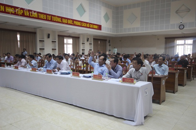 
100% đại biểu HĐND tỉnh Quảng Nam giơ tay đồng ý đưa thêm 4 thủy điện vào quy hoạch
