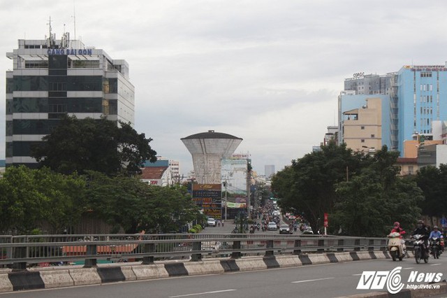 Những thủy đài bị bỏ hoang hiện đều nằm ở những vị trí đất vàng giữa trung tâm thành phố.