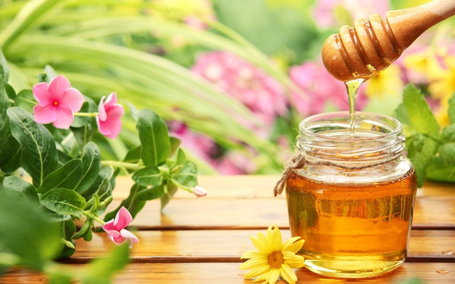 Thải độc đường ruột, thanh lọc cơ thể: Hãy uống 1 thìa mật ong vào đúng thời điểm - Ảnh 1.