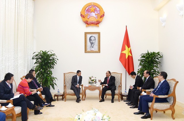 
Buổi gặp mặt giữa chủ tịch Alibaba Jack Ma và Thủ tướng Nguyễn Xuân Phúc. (Ảnh: VGP/Quang Hiếu)
